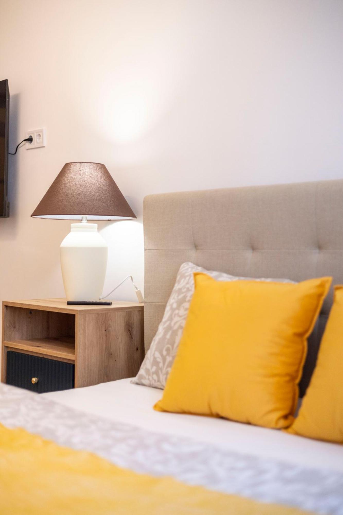 Charming & Cozy In The King Street Apartman